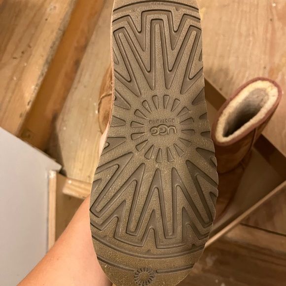 TALL CHESTNUT UGGS - LIKE NEW - Picture 3 of 5